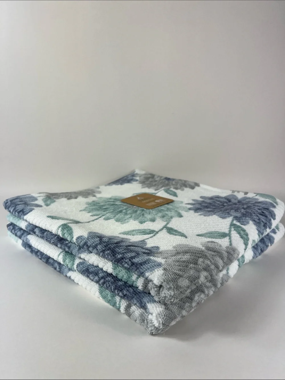 Deborah Connolly Bath Towels Blue White Floral Soft Cotton Set of 2 NEW